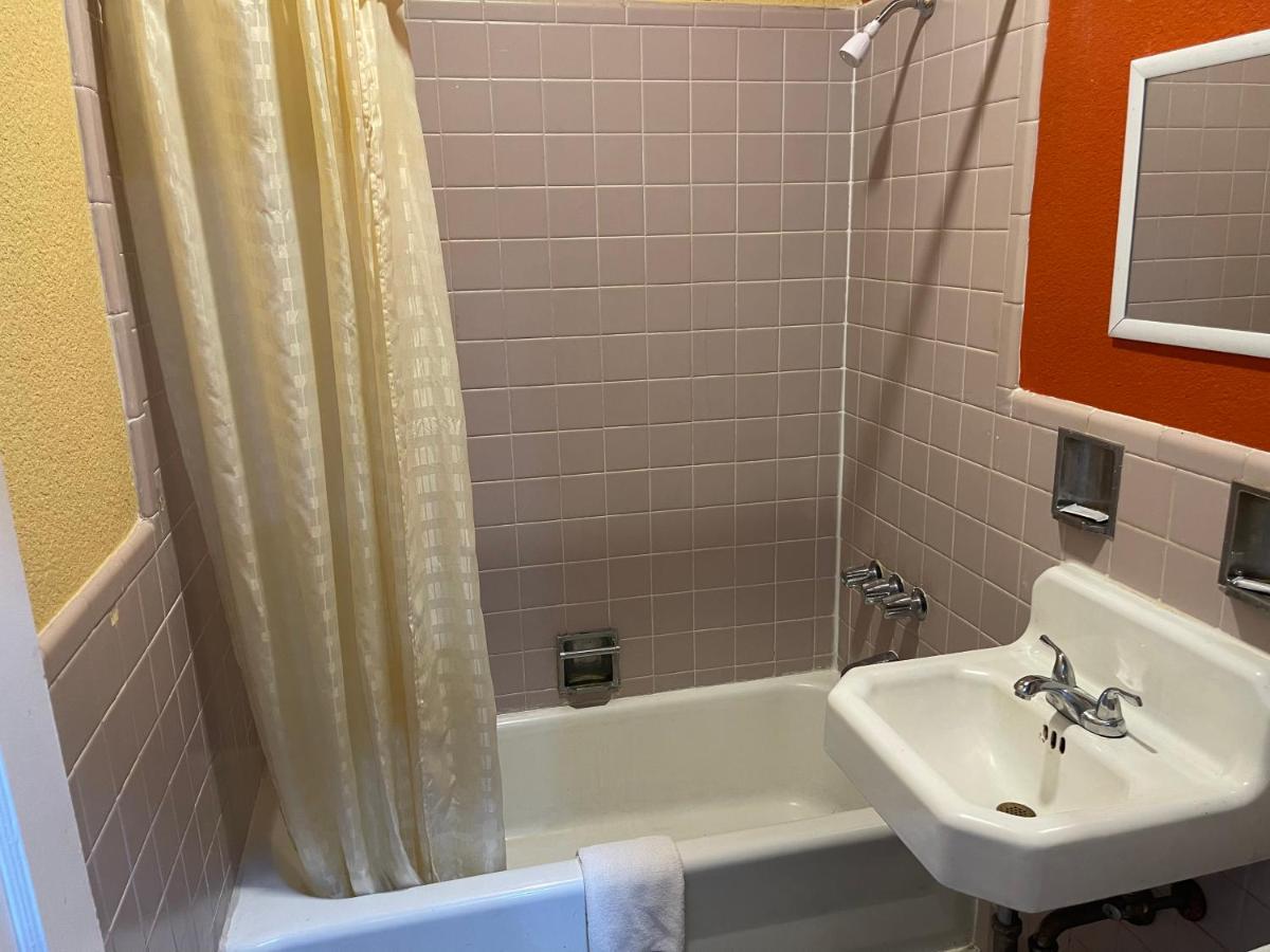 Kenwood Court Motel Вілсон Екстер'єр фото